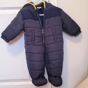 Infant full body winter jacket size 6-9